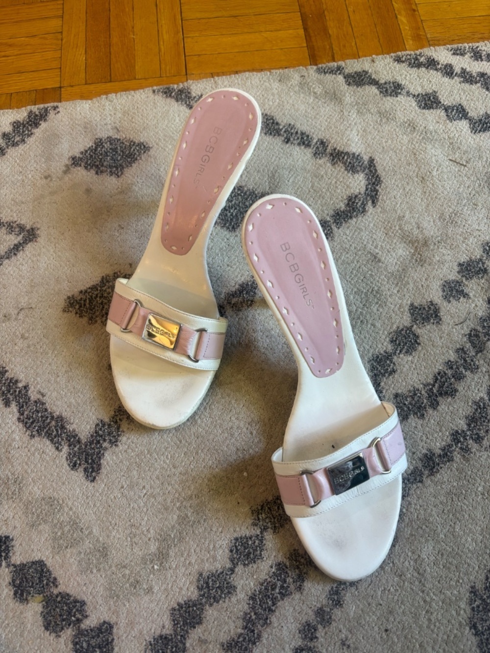 Vintage BCBG GENERATION y2k kitten heels UNREAL one of kind * accepting offers